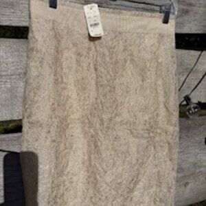 Brooks Brothers size 2 skirt Ivory and Gold